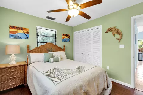 Bedroom - 947 E 75th St, Marathon, FL 33050 photo 5 of 6