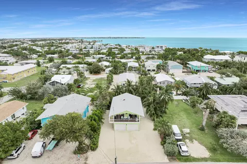 View/Area - 947 E 75th St, Marathon, FL 33050 photo 1 of 6