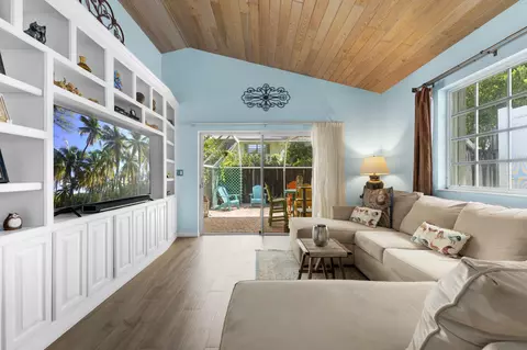 214 Apache St, Tavernier, FL 33070 photo 10