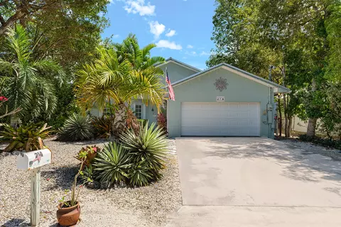 214 Apache St, Tavernier, FL 33070