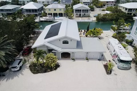980 E Caribbean Dr, Summerland Key, FL 33042