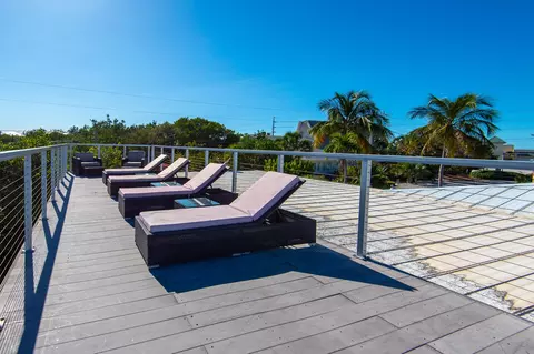 Exterior - 276 89th St, Marathon, FL 33050 photo 2 of 12