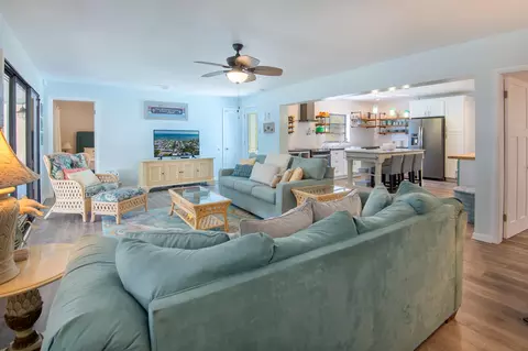 Living - 276 89th St, Marathon, FL 33050 photo 2 of 3