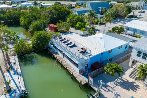 Exterior - 276 89th St, Marathon, FL 33050 photo 9 of 12