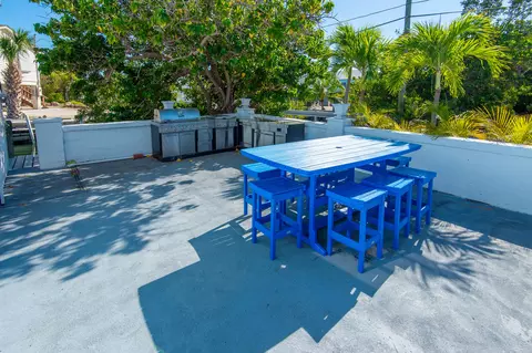 Exterior - 276 89th St, Marathon, FL 33050 photo 6 of 12