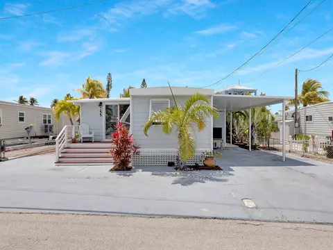 755 25th St, Marathon, FL 33050 photo 2