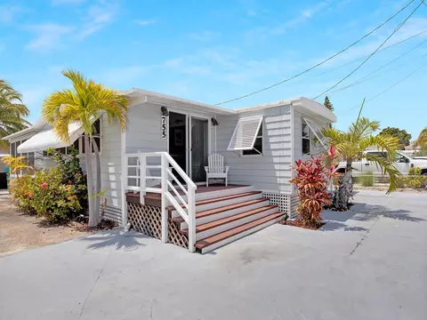 755 25th St, Marathon, FL 33050