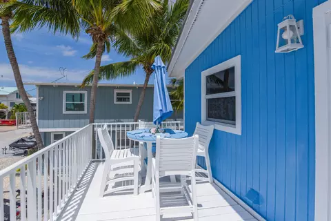 Exterior - 227 E Cahill Ct, Big Pine Key, FL 33043 photo 7 of 13