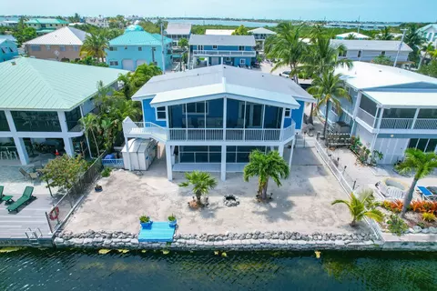 Exterior - 227 E Cahill Ct, Big Pine Key, FL 33043 photo 8 of 13