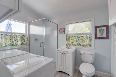 Bath - 227 E Cahill Ct, Big Pine Key, FL 33043 photo 1 of 2