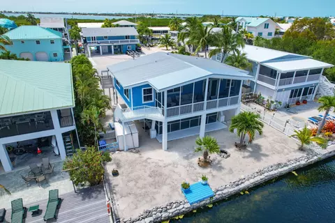 Exterior - 227 E Cahill Ct, Big Pine Key, FL 33043 photo 9 of 13