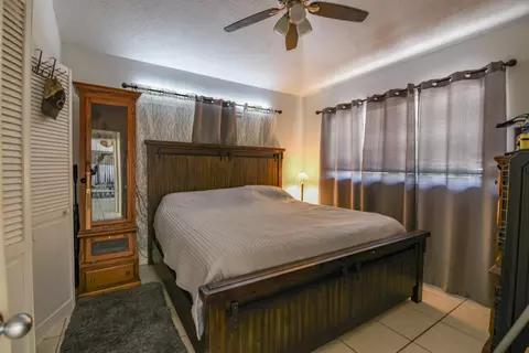 Bedroom - 29528 Constitution Ave, Big Pine Key, FL 33043 photo 4 of 4
