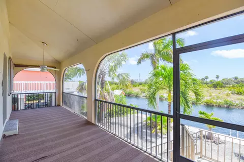 Exterior - 29528 Constitution Ave, Big Pine Key, FL 33043 photo 6 of 10
