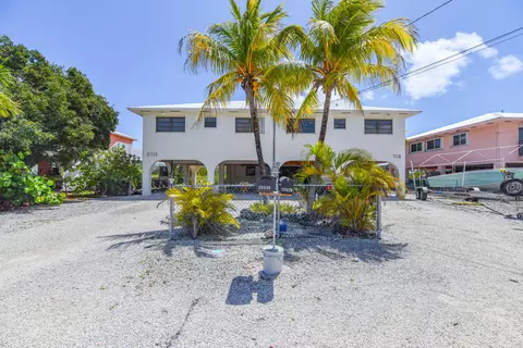 Exterior - 29528 Constitution Ave, Big Pine Key, FL 33043 photo 2 of 10