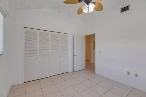 Bedroom - 29528 Constitution Ave, Big Pine Key, FL 33043 photo 2 of 4
