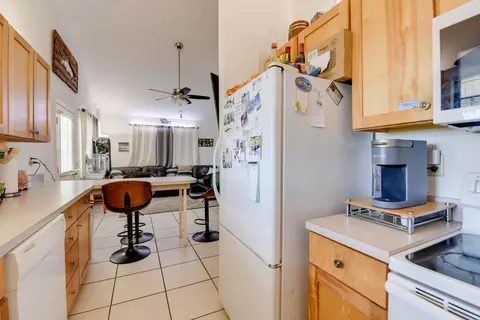 Kitchen - 29528 Constitution Ave, Big Pine Key, FL 33043 photo 5 of 6