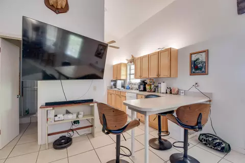 Kitchen - 29528 Constitution Ave, Big Pine Key, FL 33043 photo 4 of 6