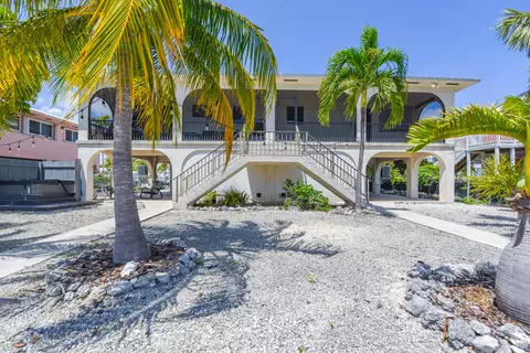 Exterior - 29528 Constitution Ave, Big Pine Key, FL 33043 photo 4 of 10