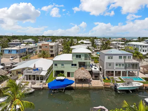 706 Grouper Ln, Key Largo, FL 33037