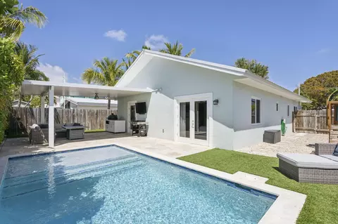 215 S Coconut Palm Blvd, Tavernier, FL 33070