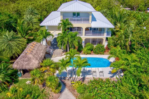 431 E Shore Dr, Summerland Key, FL 33042