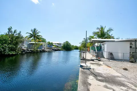 454 Bowie Ln, Key Largo, FL 33037