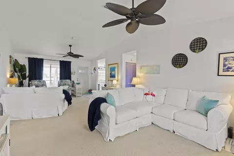 Living - 1618 Lambert Dr, Big Pine Key, FL 33043 photo 2 of 6