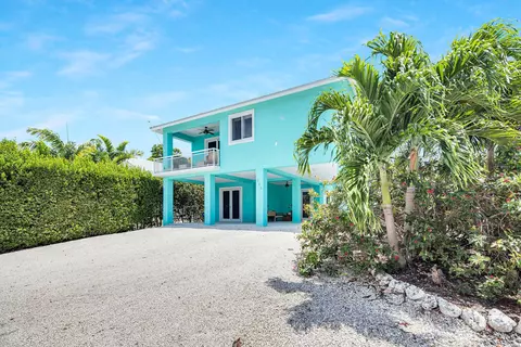 266 Bougainvillea St, Tavernier, FL 33070