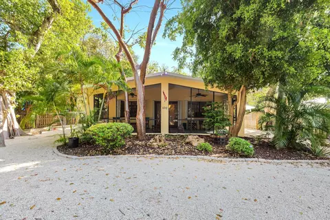 100 Orange Ln, Islamorada, FL 33036