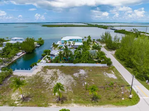 80 S Point Dr, Sugarloaf Key, FL 33042