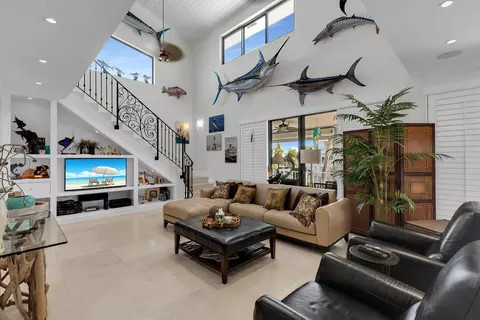 72 W Plaza Granada, Islamorada, FL 33036