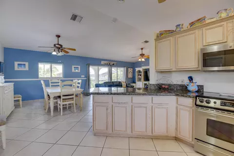 121 Gulfwinds Ln, Marathon, FL 33050 photo 9
