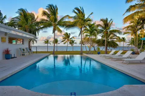 30680 Winifred St, Big Pine Key, FL 33043
