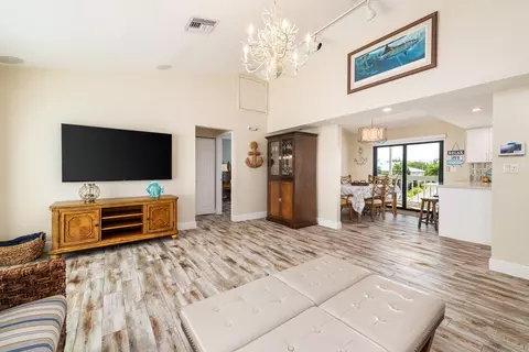 117 Bruce Ct, Marathon, FL 33050 photo 2