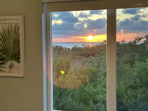 5 Gulf Dr, Key Largo, FL 33037