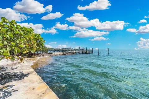 154 Ocean View Dr, Tavernier, FL 33070