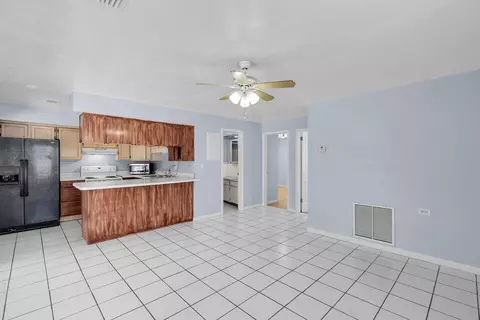 Living - 29654 Constitution Ave, Big Pine Key, FL 33043 photo 3 of 5