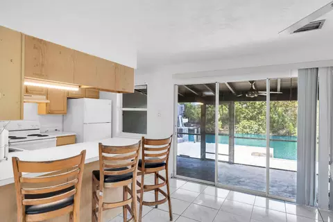 Kitchen - 29654 Constitution Ave, Big Pine Key, FL 33043 photo 8 of 8