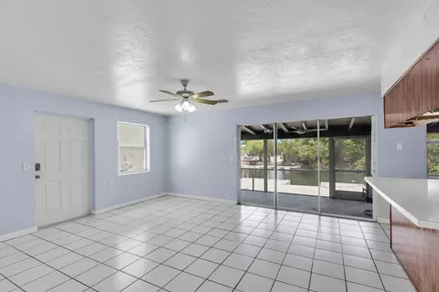 Living - 29654 Constitution Ave, Big Pine Key, FL 33043 photo 2 of 5