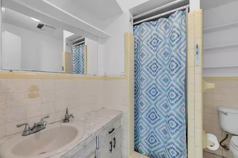 Bath - 29654 Constitution Ave, Big Pine Key, FL 33043 photo 2 of 2