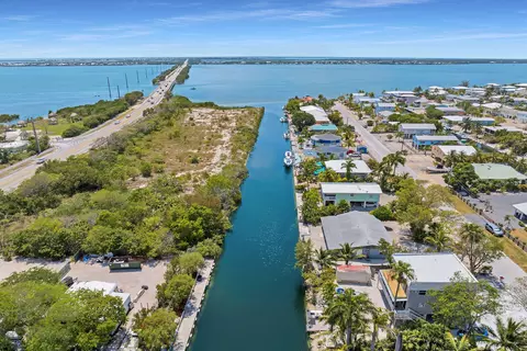View/Area - 29654 Constitution Ave, Big Pine Key, FL 33043 photo 3 of 20