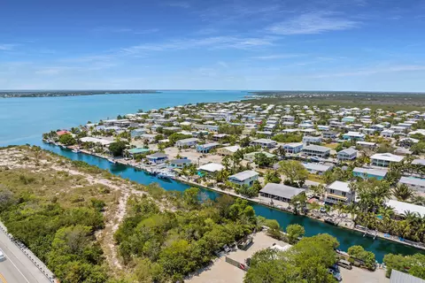 View/Area - 29654 Constitution Ave, Big Pine Key, FL 33043 photo 9 of 20