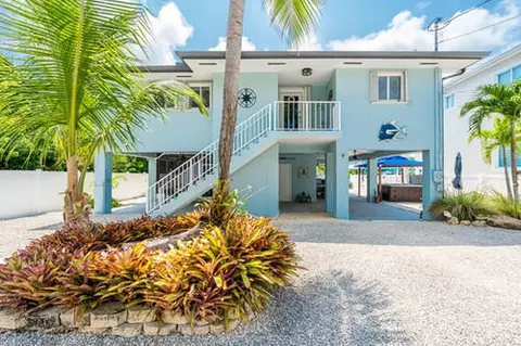 11 Harbor Dr, Key Largo, FL 33037
