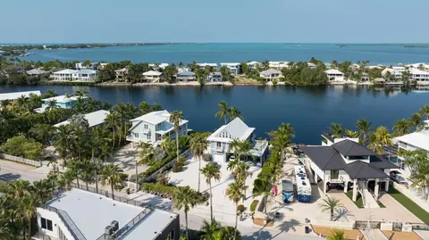 View/Area - 46 Mutiny Pl, Key Largo, FL 33037 photo 3 of 8