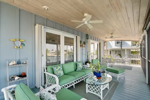 Exterior - 46 Mutiny Pl, Key Largo, FL 33037 photo 5 of 15