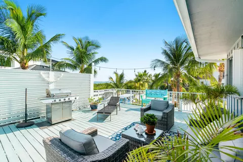 Exterior - 46 Mutiny Pl, Key Largo, FL 33037 photo 8 of 15