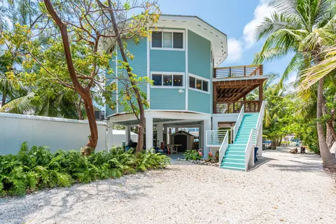 61 Jean La Fitte Dr, Key Largo, FL 33037