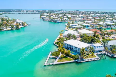 861 12th St #KEY colony, Key Colony Beach, FL 33051
