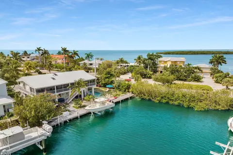 100 Villa Bella Dr, Islamorada, FL 33036