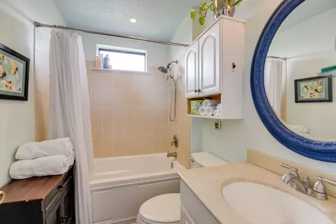 Bath - 31353 Avenue E, Big Pine Key, FL 33043 photo 1 of 1
